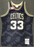 CELTICS LARRY BIRD AUTOGRAPHED BLACK M&N GOLD TOILE JERSEY L BECKETT 177715