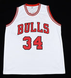 Charles Oakley Chicago Bulls Signed Jersey (OK Authentics) NBA All-Star (1994)