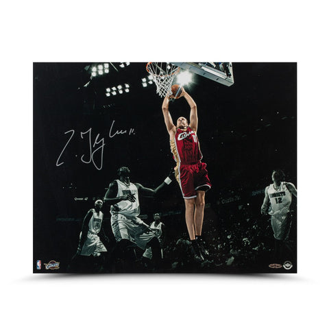 Zydrunas Ilgauskas Autographed Rising Up Photo