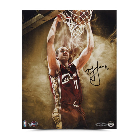 Zydrunas Ilgauskas Autographed Slam Dunk Photo